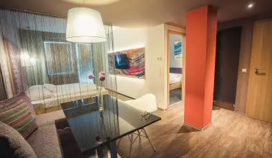 Onyx Luxury S�rv�r S�rv�r