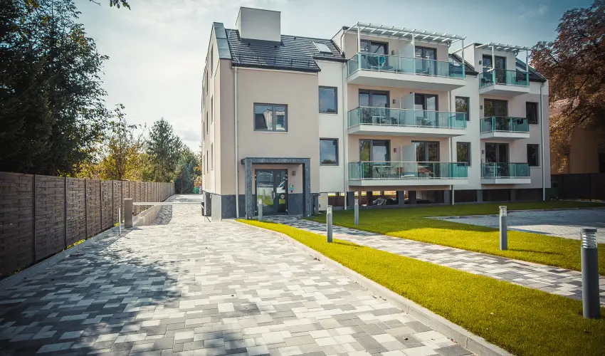 Onyx Luxury S�rv�r S�rv�r - M�rcius 15. - teljes el�refizet�ssel