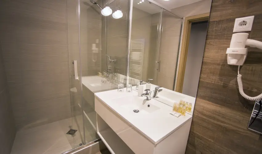 Onyx Luxury S�rv�r S�rv�r - M�rcius 15. - teljes el�refizet�ssel