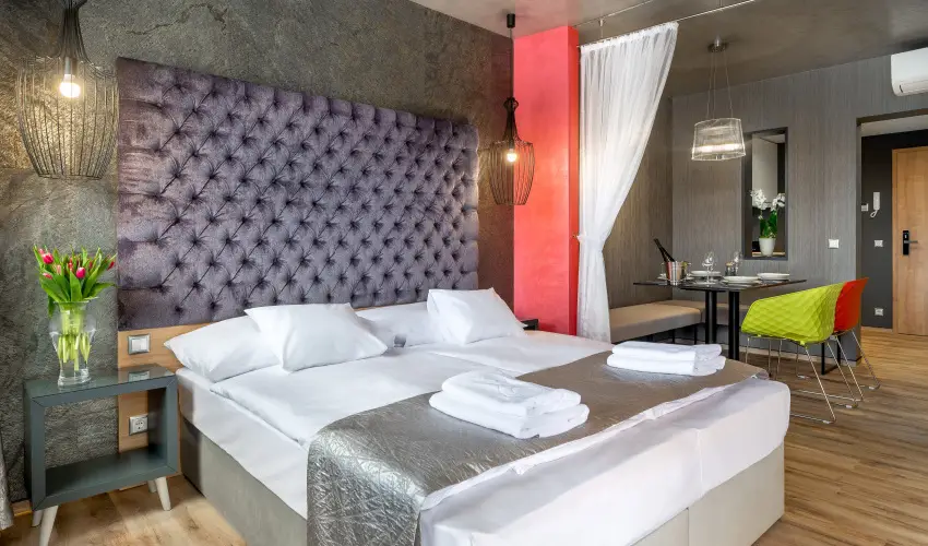 Onyx Luxury S�rv�r S�rv�r - M�rcius 15. - teljes el�refizet�ssel