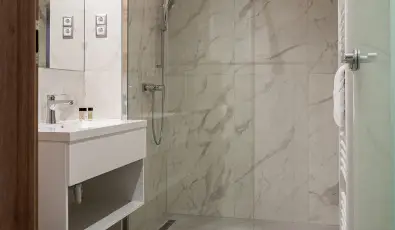 Onyx Luxury S�rv�r S�rv�r