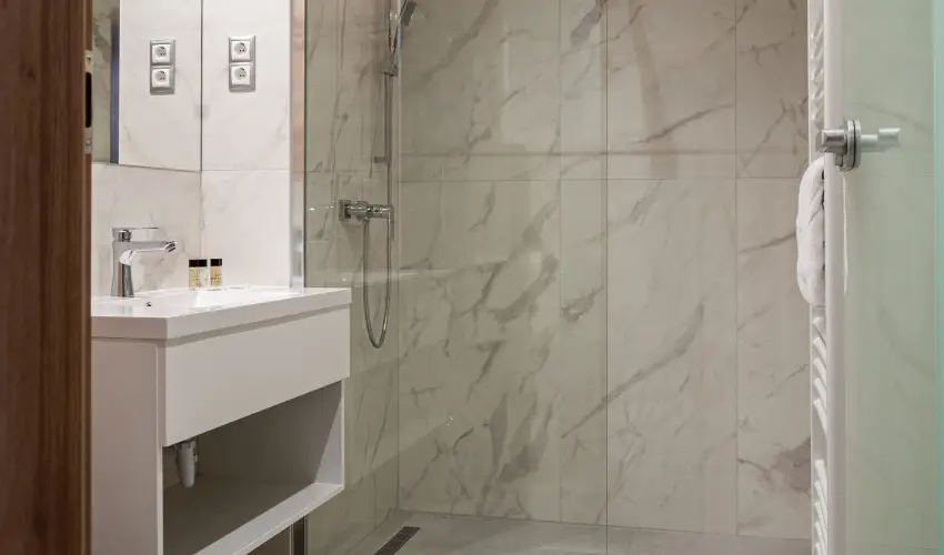 Onyx Luxury S�rv�r S�rv�r - M�rcius 15. - teljes el�refizet�ssel