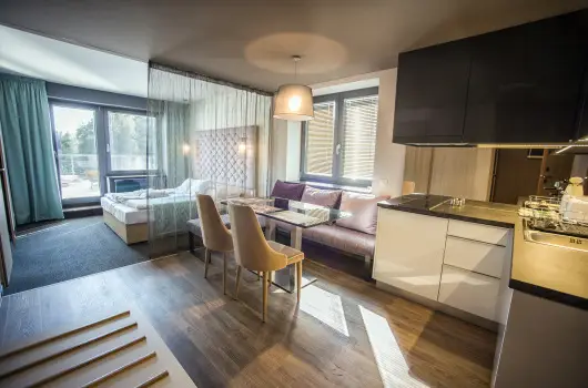 Onyx Luxury S�rv�r - M�rcius 15. 
