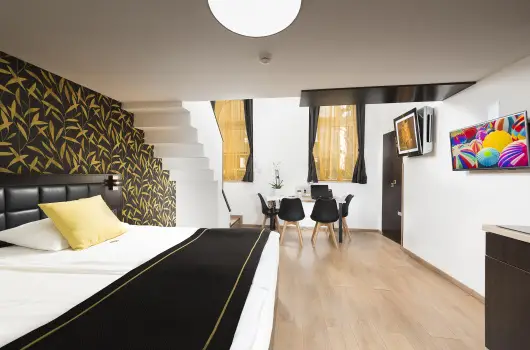 Opera Garden Hotel & Apartments - M�rcius 15. (min. 2 �j)