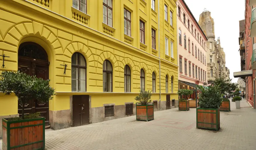 Opera Garden Hotel & Apartments Budapest - M�rcius 15. (min. 2 �j)