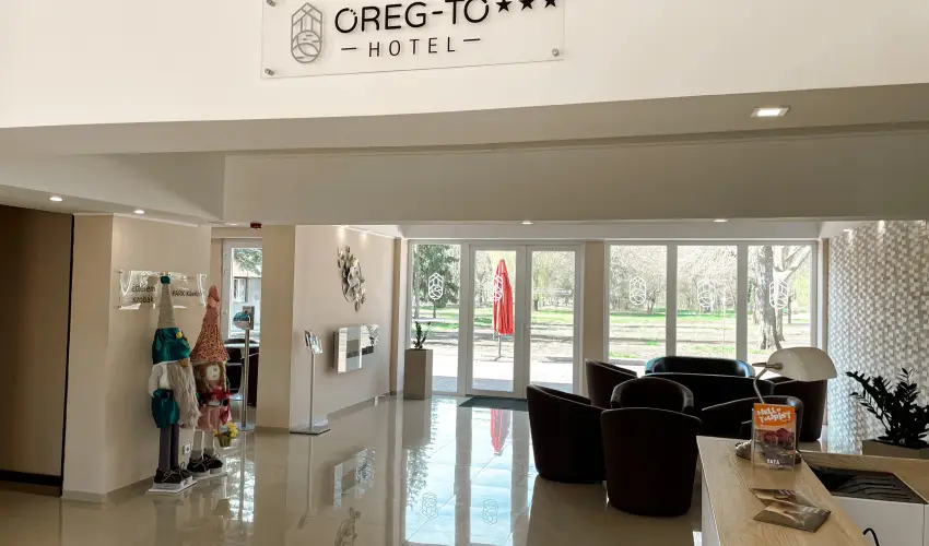 �reg-t� Hotel Tata - M�rcius 15. 