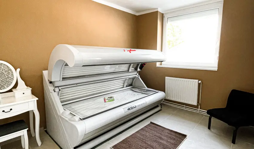 �reg-t� Hotel Tata - M�rcius 15. 