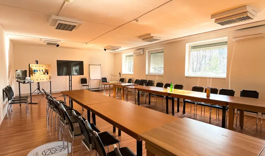 �reg-t� Hotel Tata - M�rcius 15. 