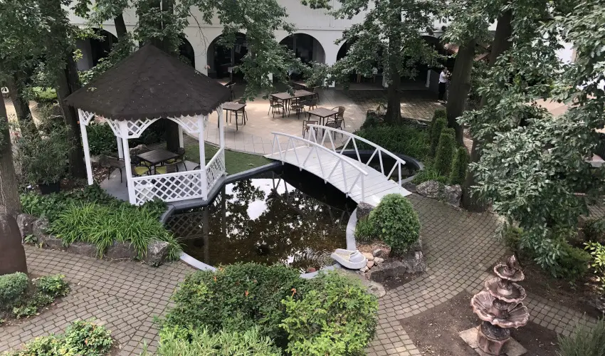 �reg-t� Hotel Tata - M�rcius 15. 
