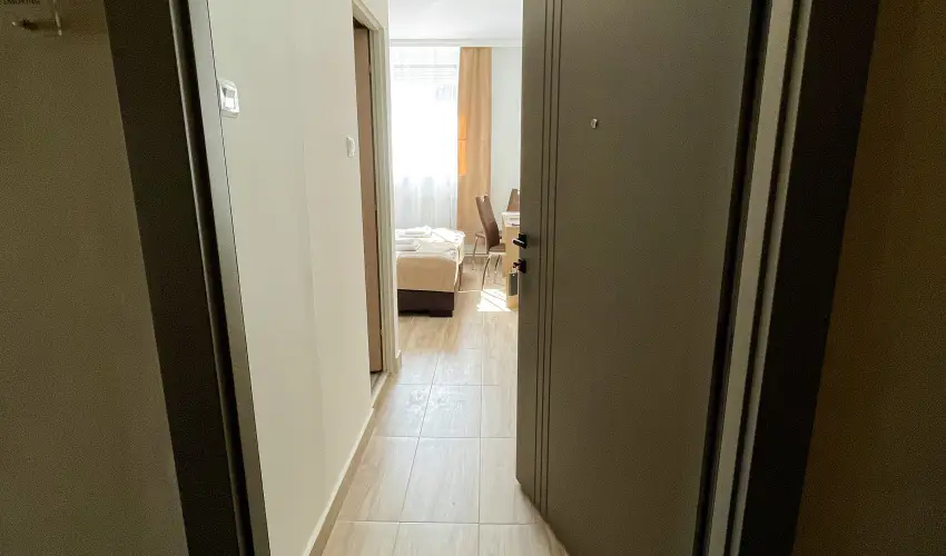 �reg-t� Hotel Tata - M�rcius 15. 