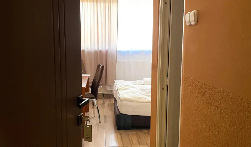 �reg-t� Hotel Tata - M�rcius 15. 