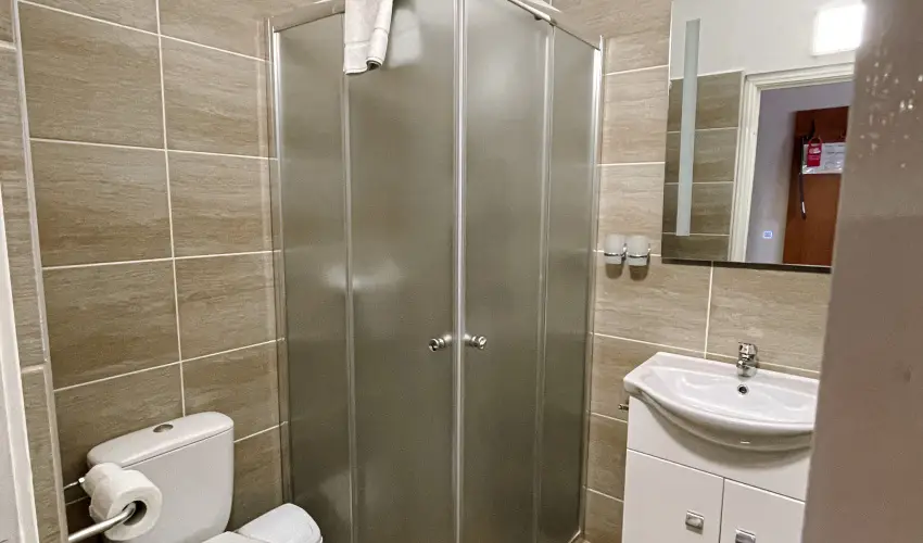 �reg-t� Hotel Tata - M�rcius 15. 