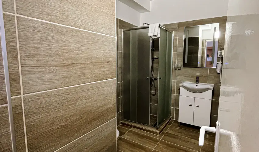 �reg-t� Hotel Tata - M�rcius 15. 
