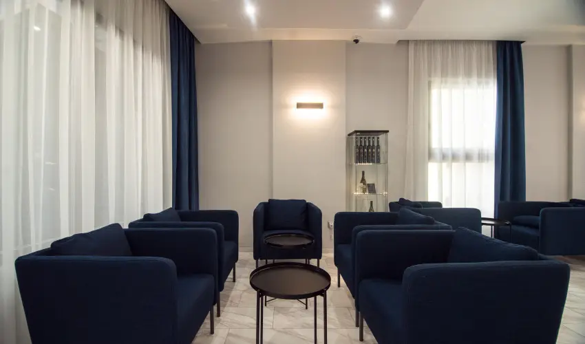 Palatinus Hotel Sopron - M�rcius 15.  (min. 3 �j)