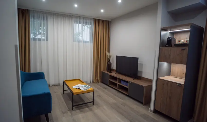 Palatinus Hotel Sopron - M�rcius 15.  (min. 3 �j)