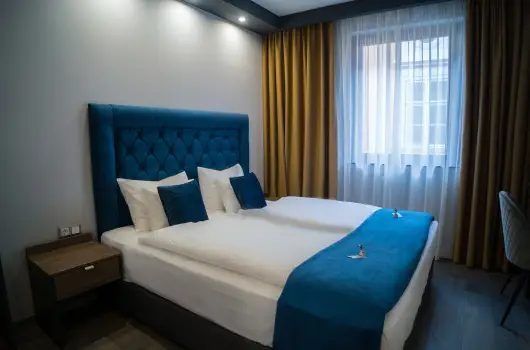 Palatinus Hotel - M�rcius 15.  (min. 3 �j)
