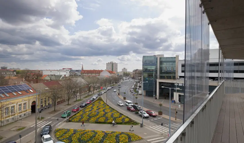 P�rizs Garden Apartments Debrecen - M�rcius 15. 