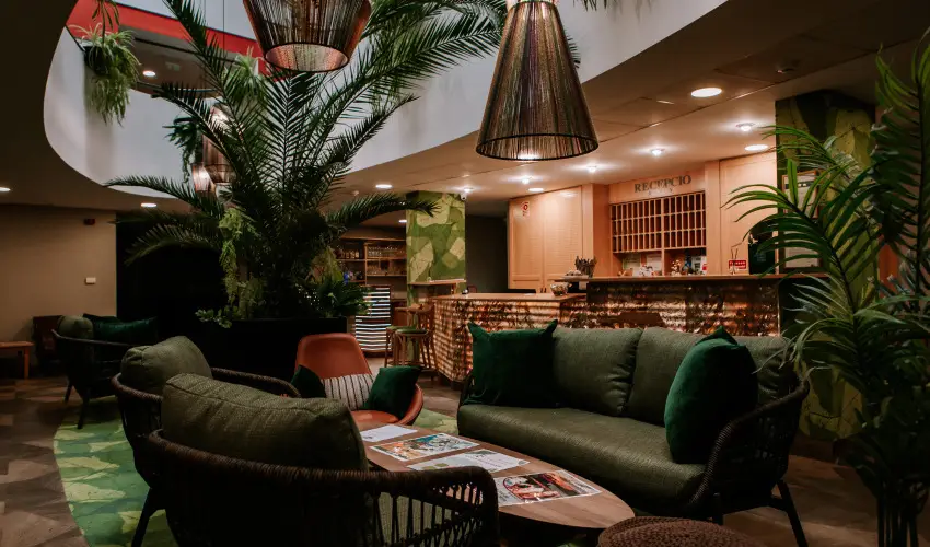 Park Hotel S�st� Ny�regyh�za - M�rcius 15. - teljes el�refizet�ssel