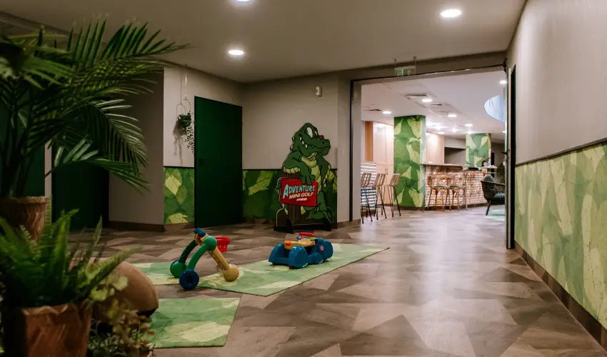 Park Hotel S�st� Ny�regyh�za - M�rcius 15. - teljes el�refizet�ssel