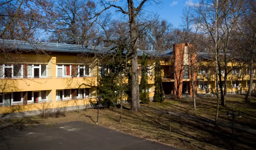Park Hotel S�st� Ny�regyh�za - M�rcius 15. - teljes el�refizet�ssel