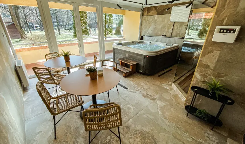 Park Hotel S�st� Ny�regyh�za - M�rcius 15. - teljes el�refizet�ssel