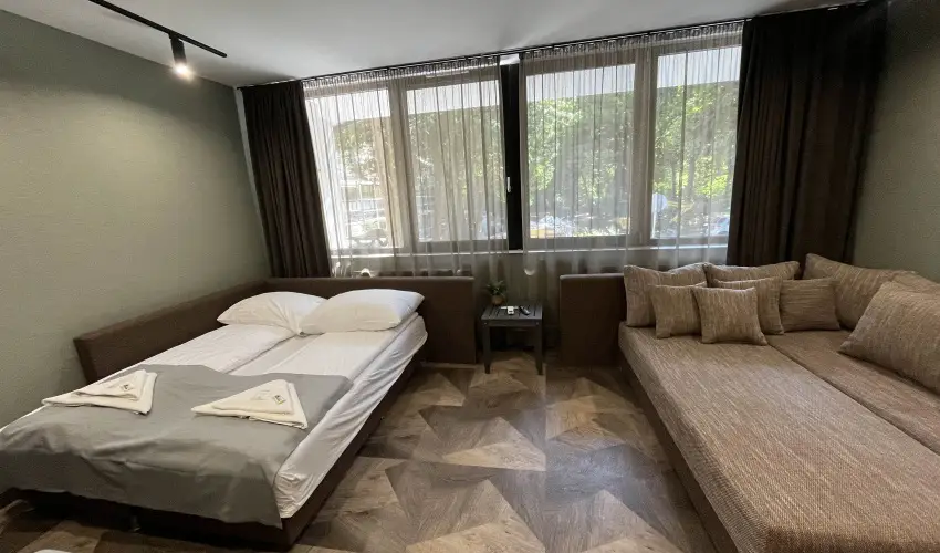 Park Hotel S�st� Ny�regyh�za - M�rcius 15. - teljes el�refizet�ssel