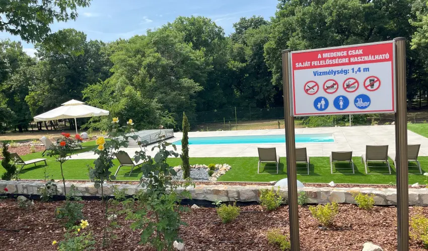 Park Hotel S�st� Ny�regyh�za - M�rcius 15. - teljes el�refizet�ssel