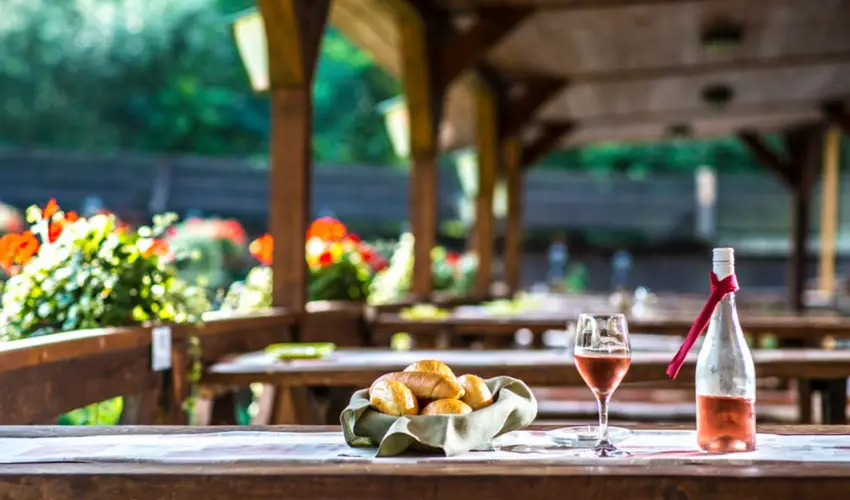 Patak Park Hotel Visegr�d - M�rcius 15. 