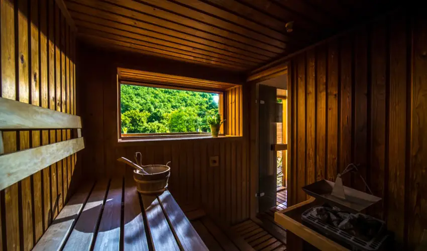 Patak Park Hotel Visegr�d - M�rcius 15. 