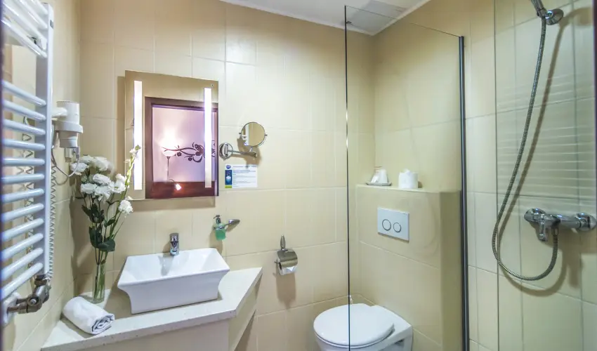 Patak Park Hotel Visegr�d - M�rcius 15. 