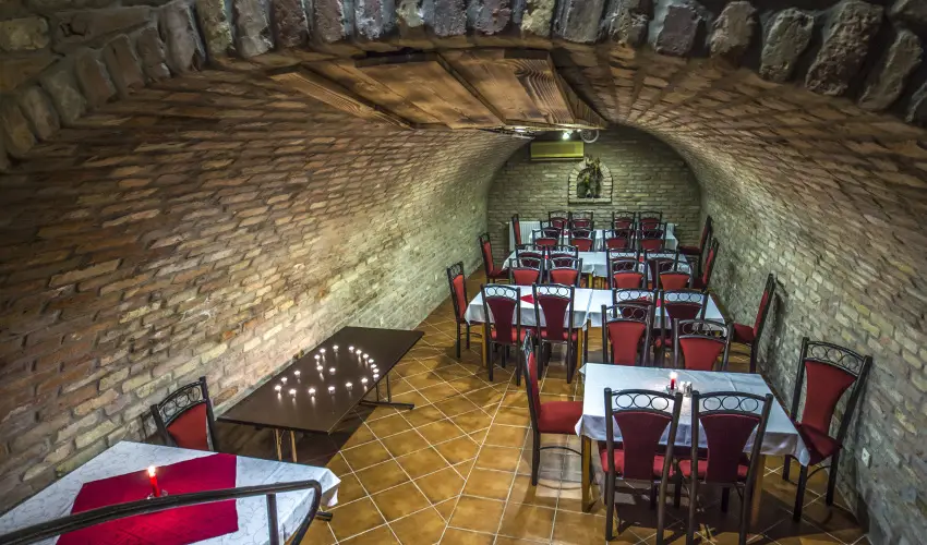 Patak Park Hotel Visegr�d - M�rcius 15. 