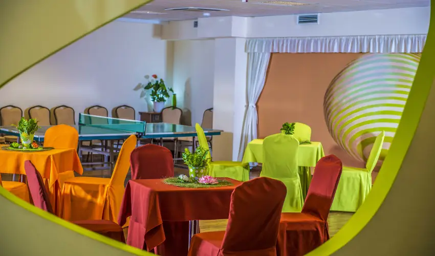 Patak Park Hotel Visegr�d - M�rcius 15. 