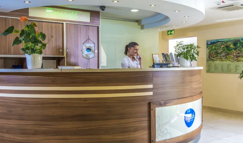 Patak Park Hotel Visegr�d - M�rcius 15. 