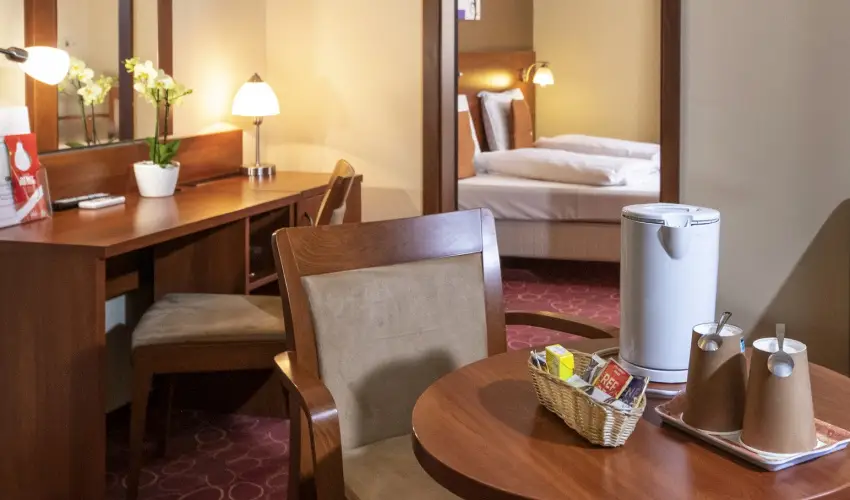 Patak Park Hotel Visegr�d - M�rcius 15. 