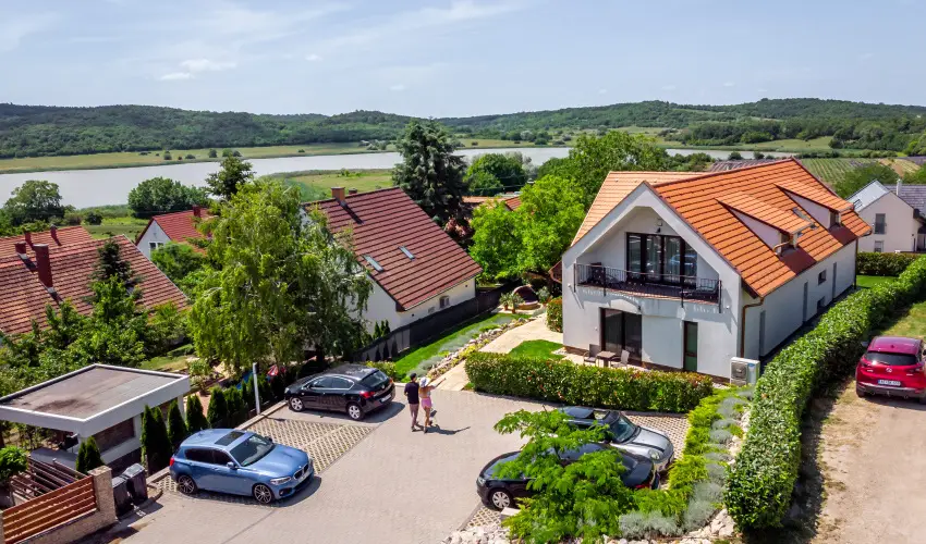 Pilger Vend�gh�z Tihany - M�rcius 15. (min. 3 �j)