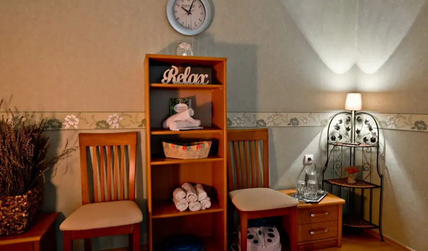 Pl�za Hotel Gyula Gyula - M�rcius 15.