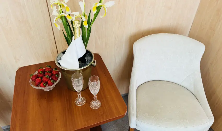 Pl�za Hotel Gyula Gyula - M�rcius 15.