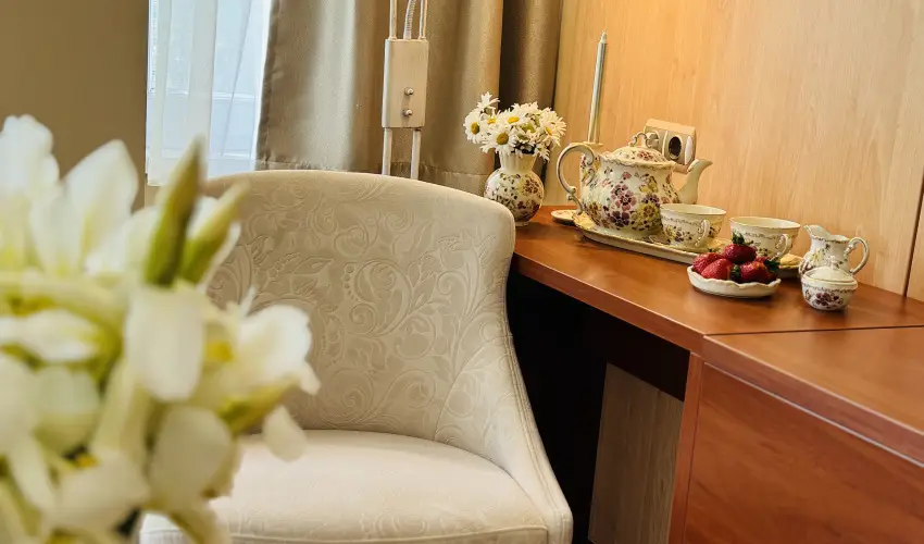 Pl�za Hotel Gyula Gyula - M�rcius 15.