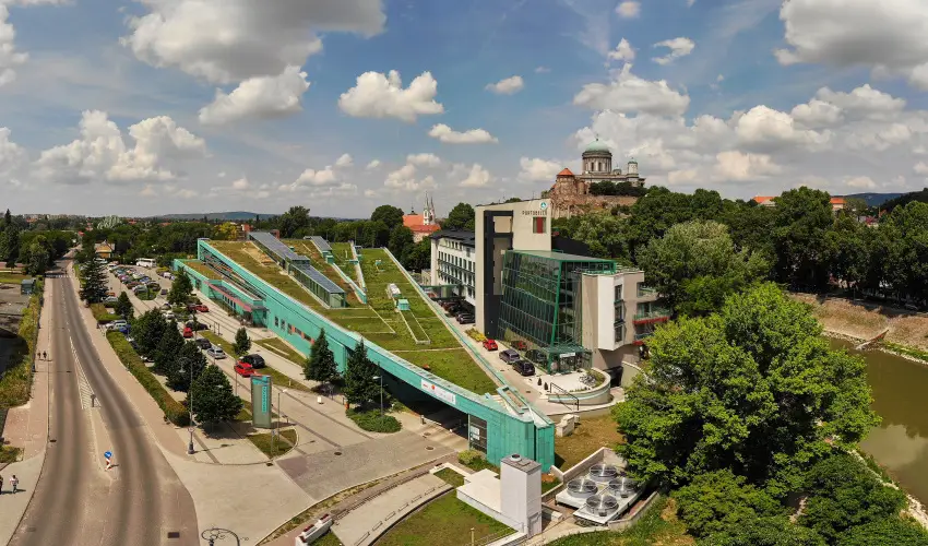 Portobello Wellness Hotel Esztergom Esztergom - M�rcius 15. 