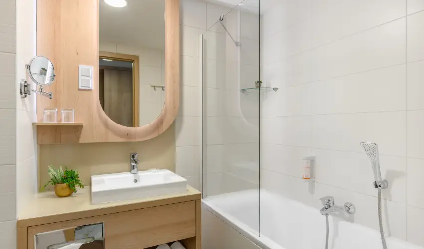 Portobello Wellness Hotel Esztergom Esztergom - M�rcius 15. 