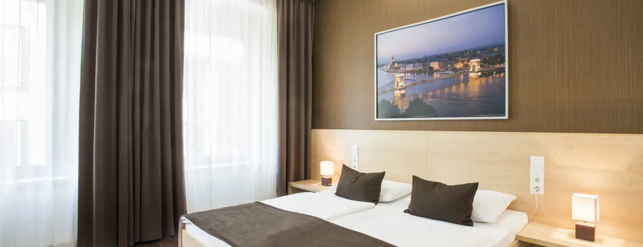 Promenade City Hotel Budapest - Mrcius 15. (min. 1 j)