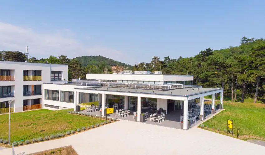 Rákóczi Hotel, Tábor és Rendezvényközpont Sátoraljaújhely - Május 1.