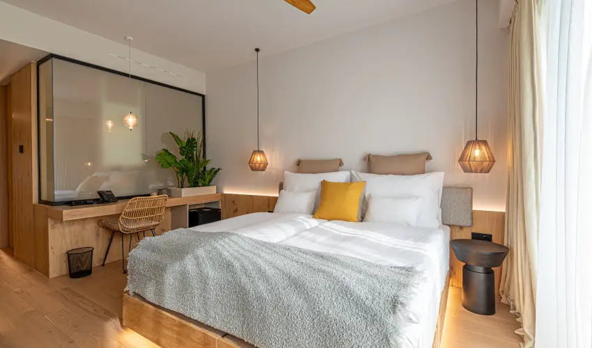 REED Luxury Hotel & Bistro Si�fok - M�rcius 15. (min. 2 �j)