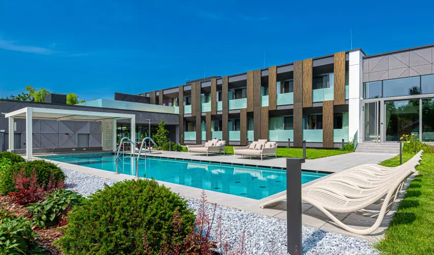 REED Luxury Hotel & Bistro Si�fok - M�rcius 15. (min. 2 �j)