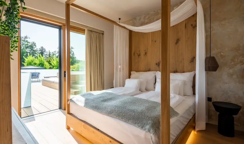REED Luxury Hotel & Bistro Si�fok - M�rcius 15. (min. 2 �j)