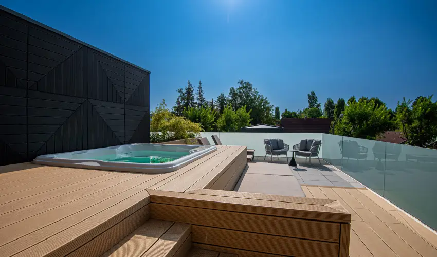 REED Luxury Hotel & Bistro Si�fok - M�rcius 15. (min. 2 �j)