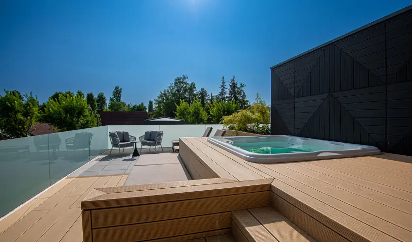REED Luxury Hotel & Bistro Si�fok - M�rcius 15. (min. 2 �j)