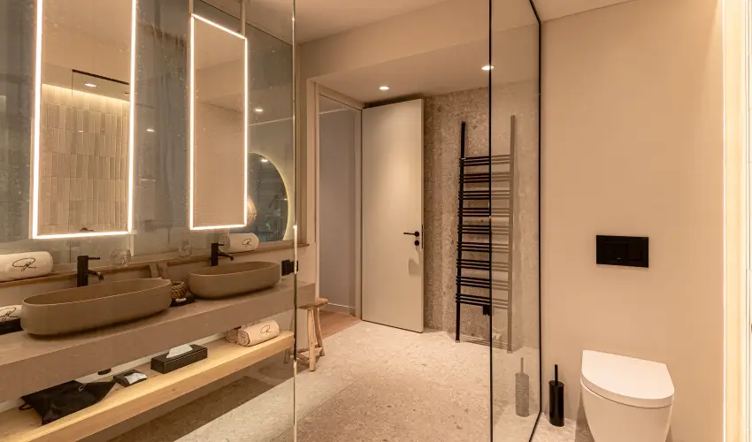 REED Luxury Hotel & Bistro Si�fok - M�rcius 15. (min. 2 �j)