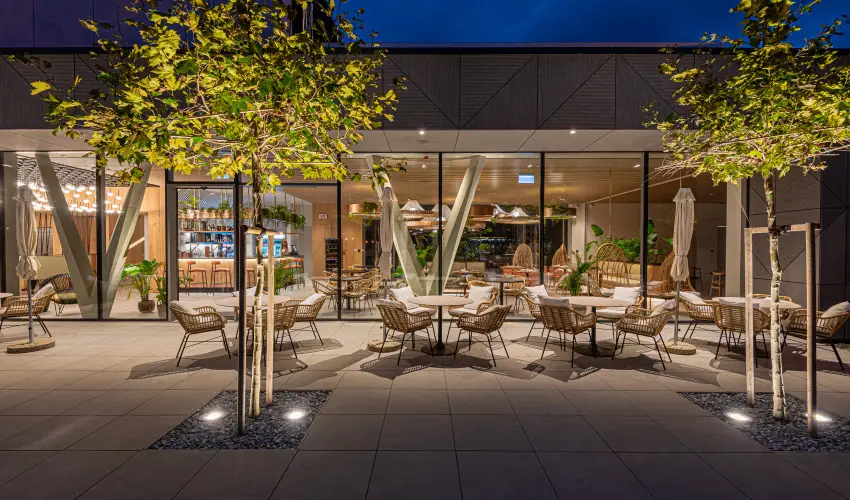 REED Luxury Hotel & Bistro Si�fok - M�rcius 15. (min. 2 �j)