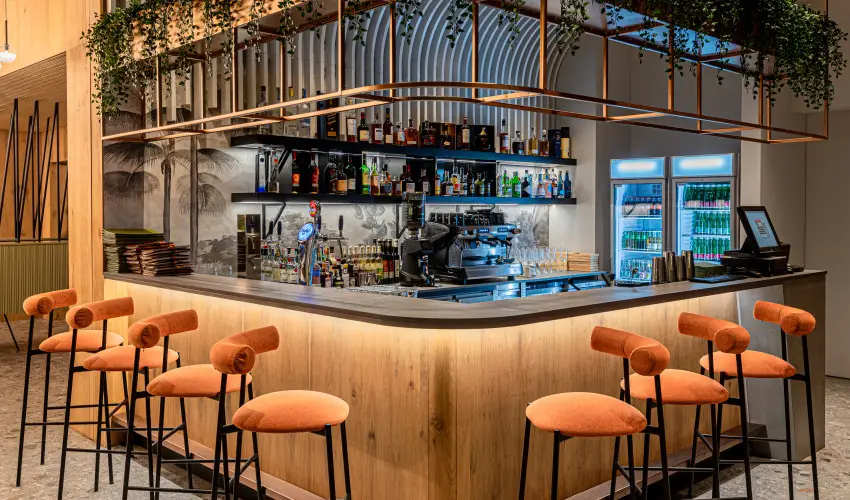 REED Luxury Hotel & Bistro Si�fok - M�rcius 15. (min. 2 �j)